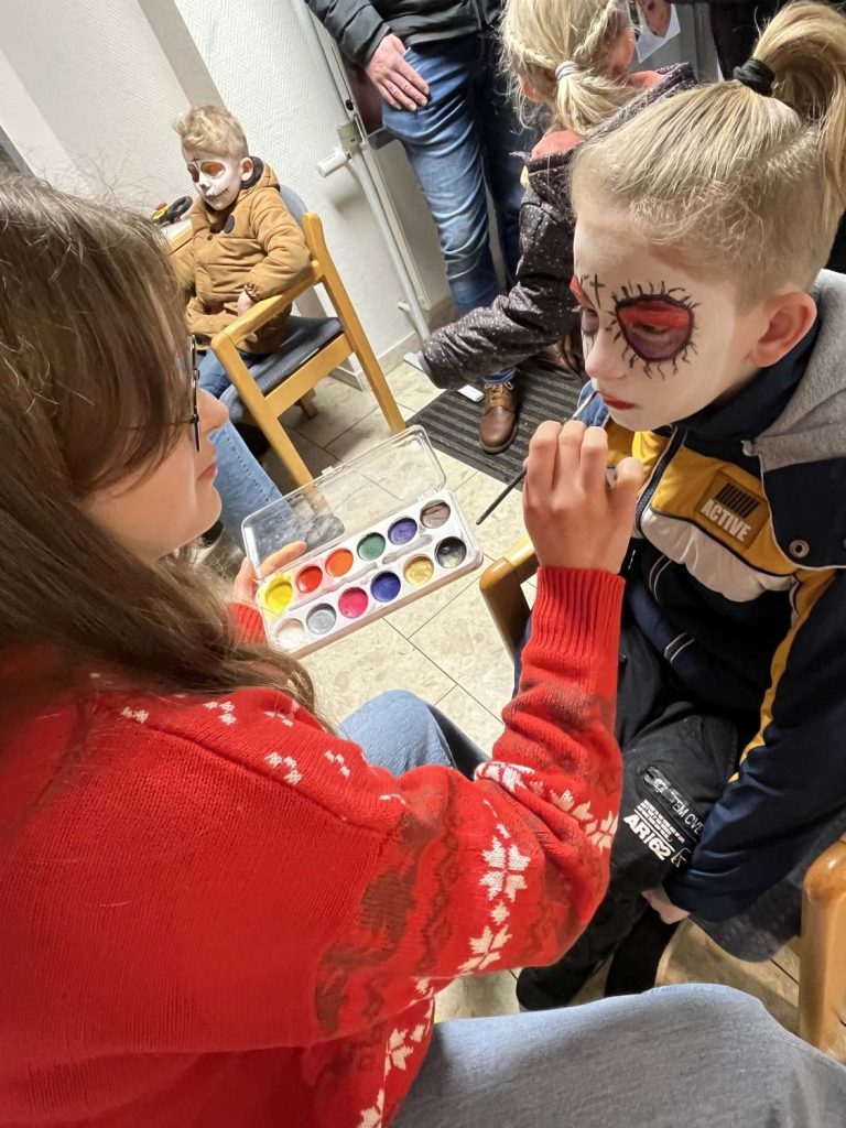 OBS SchülerInnen sorgten für ein abwechslungsreiches Kindeprogramm